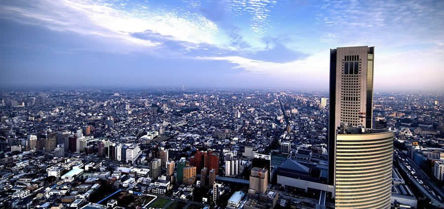 济宁3是山东省辖地级市，位于山东省西南部，东邻临沂市，西与菏泽市接壤，南面是枣庄市和江苏省徐州市，北面与泰安市交界。